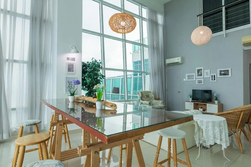 Apartment 2Bedrooms Maritime Seaview Luxury Suite 2Carpark 2-9Pax Jelutong